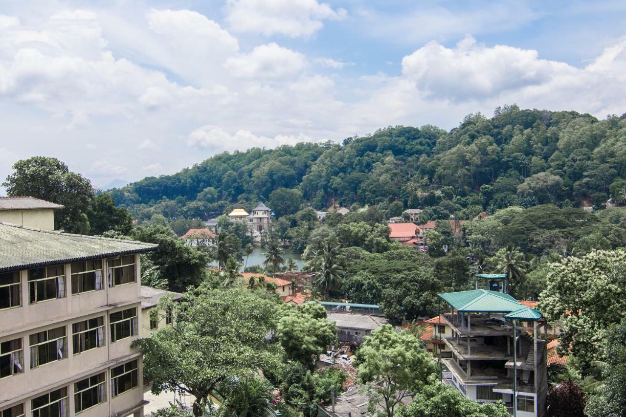 Janora Hills Hotell Kandy Exteriör bild