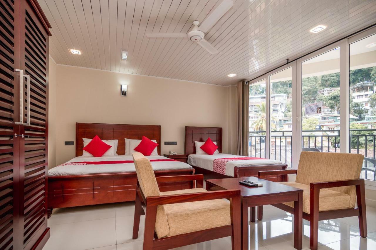 Janora Hills Hotell Kandy Exteriör bild